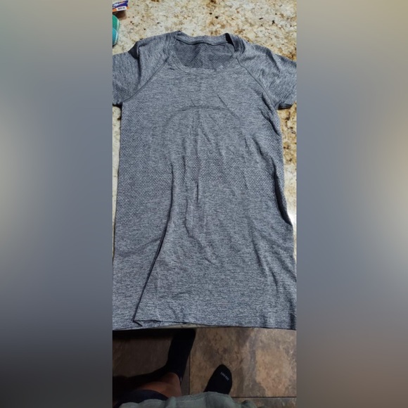 Selling Swiftly tech short sleeve shirt. - Picture 1 of 2